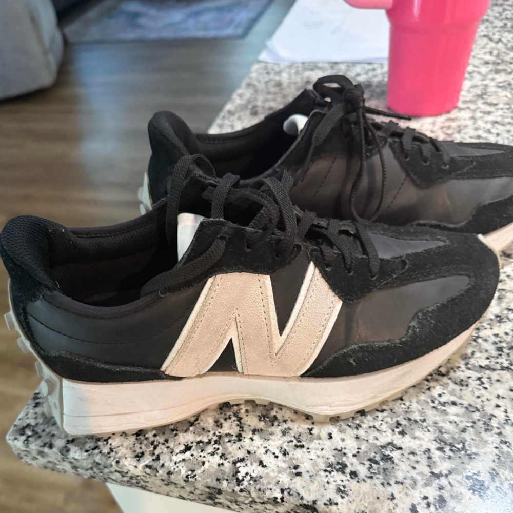 New Balance Black and White Sneakers Classic Design